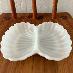 AVON Milk Glass Soap Dish Jewelry Dish Antique Vintage Retro Seashell